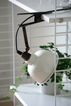 A Lot Dekoration - Vegglampe med Clip El - Emalje Shell , hemmetshjarta.no
