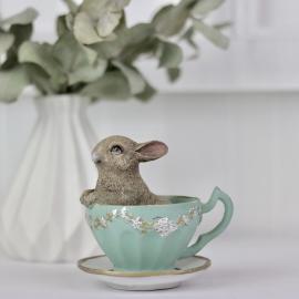 Baby kanin i kaffekop - siddende , hemmetshjarta.no